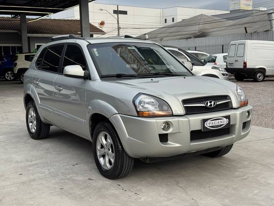 HYUNDAI TUCSON 2.0 MPFI GLS 16V 143CV 2WD FLEX 4P AUTOMÁTICO HYUNDAI TUCSON 2.0 MPFI GLS 16V 143CV 2WD FLEX 4P AUTOMÁTICO